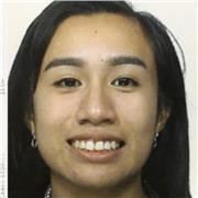 Studentessa universitaria con una passione per le lingue e vuole trasmettere questa stessa passione agli altri